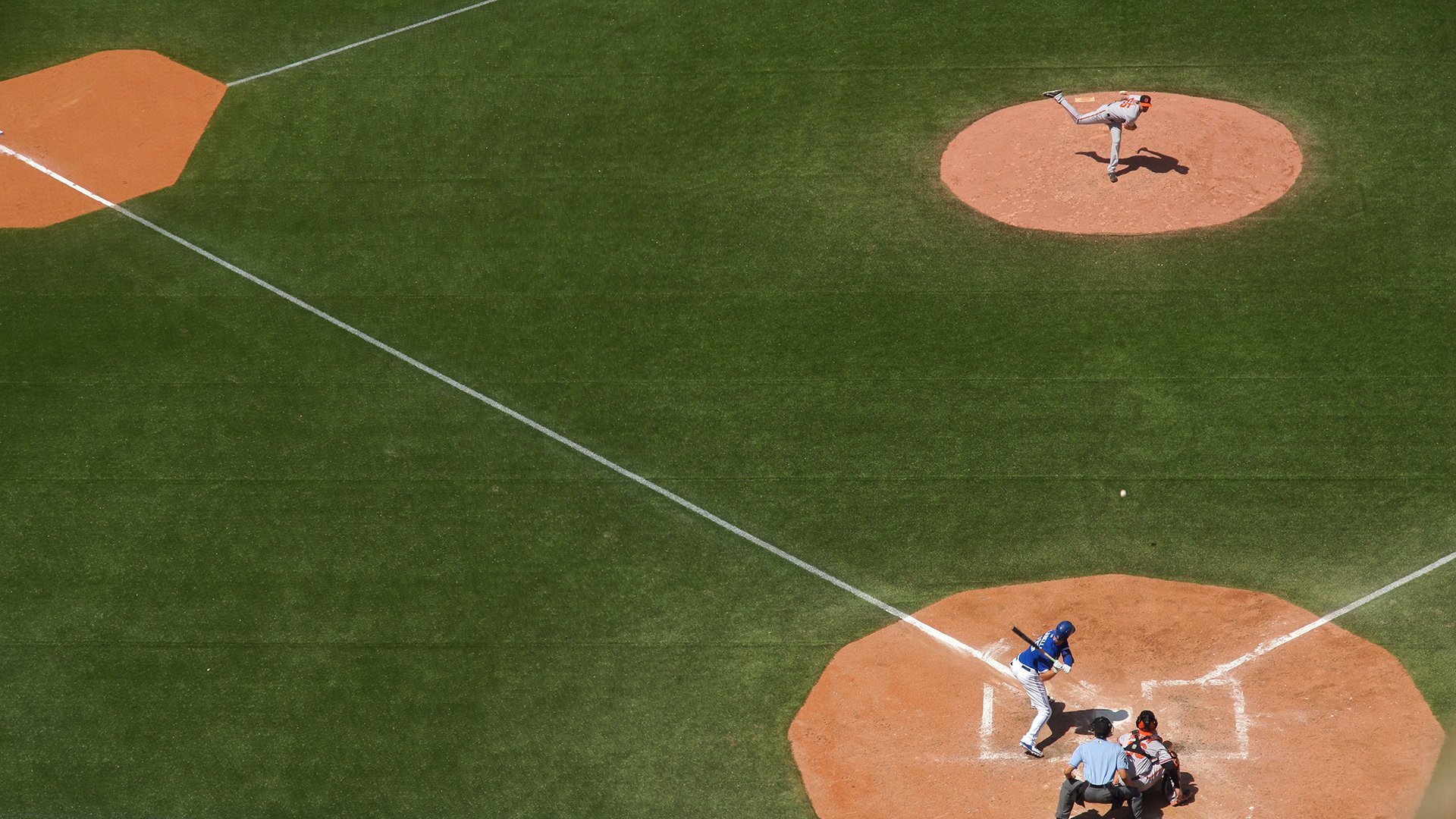 钢铁防线撕裂豪门光环—卡利亚里客场逼平尤文图斯，诠释顽强足球真谛